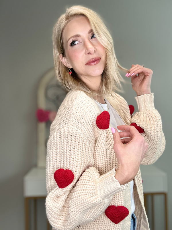 HEARTS IN 3D CHUNKY CARDIGAN - BEIGE