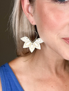 WHITE FLORAS EARRINGS