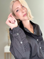 RUFFLED CHARM BUTTON-UP BLOUSE - BLACK