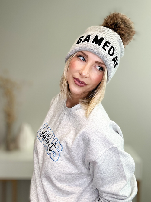 GAMEDAY POM HAT - GRAY & BLACK