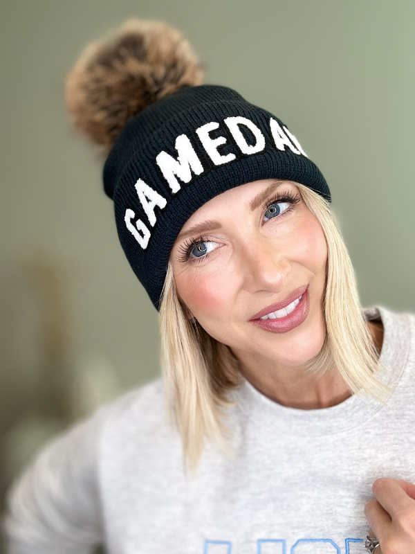 GAMEDAY POM HAT - NAVY & WHITE