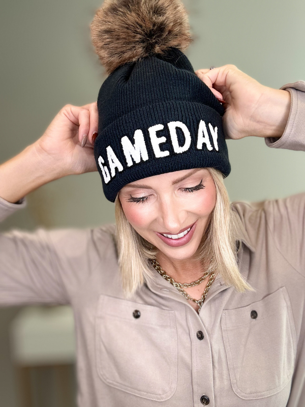 GAMEDAY POM HAT - NAVY & WHITE