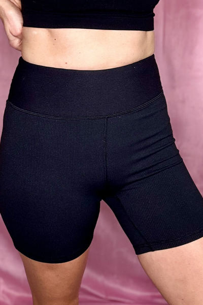 ESSENTIAL GO-TO RIBBED BIKER SHORTS -BLACK
