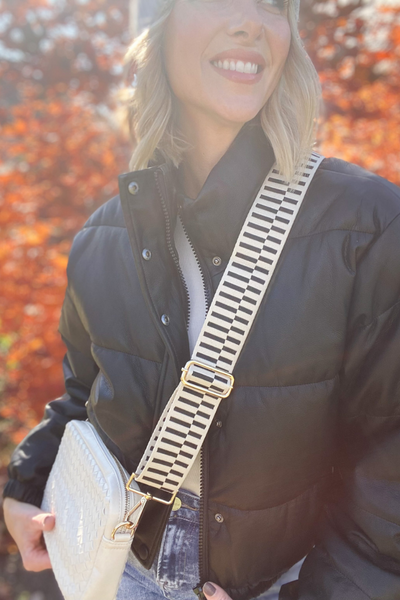 WOVEN WILLOW CROSSBODY BAG - CREAM