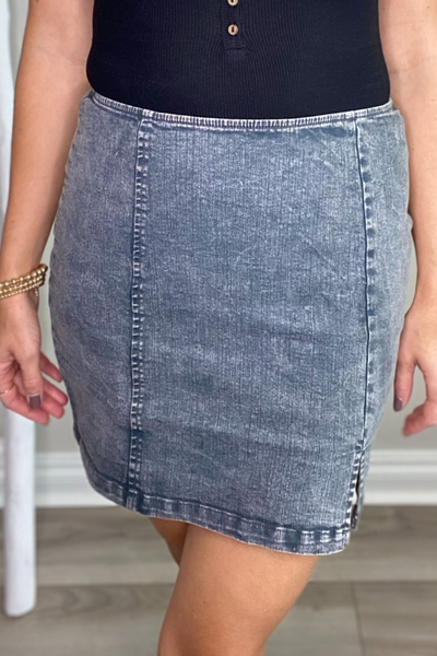 IN THE CITY WASHED DENIM MINI SKIRT - CHARCOAL