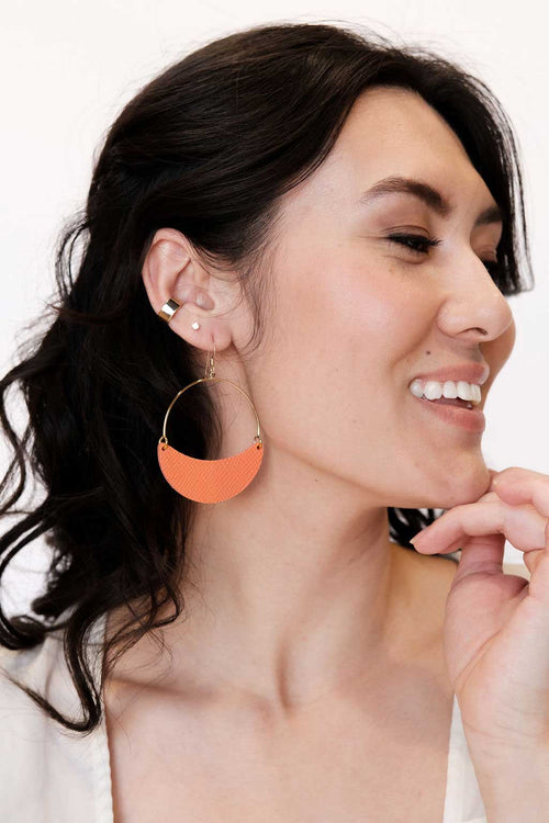 GOLD CLAIRE EAR CUFF